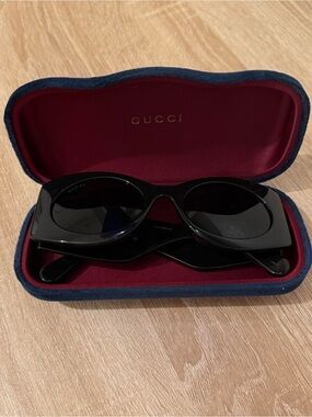 Gucci Black and Gold Oversized Sunglasses